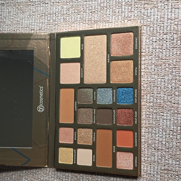 BH Cosmetics Eyeshadow Palette - Picture 3 of 3